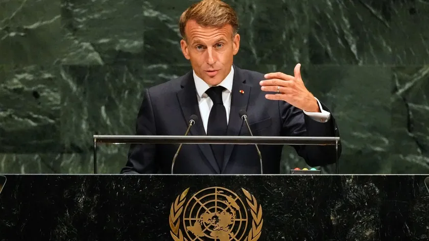 Fransız Cumhurbaşkanı Emmanuel Macron Birleşmiş Milletler Genel Kurulu'nda konuşmasında “yenilgi ruhuna kapılmamalı” ve “Birleşmiş Milletler’in yasaların çalılımlarına karşı haklı olduğunu savunmalıyız” çağrısında bulundu.