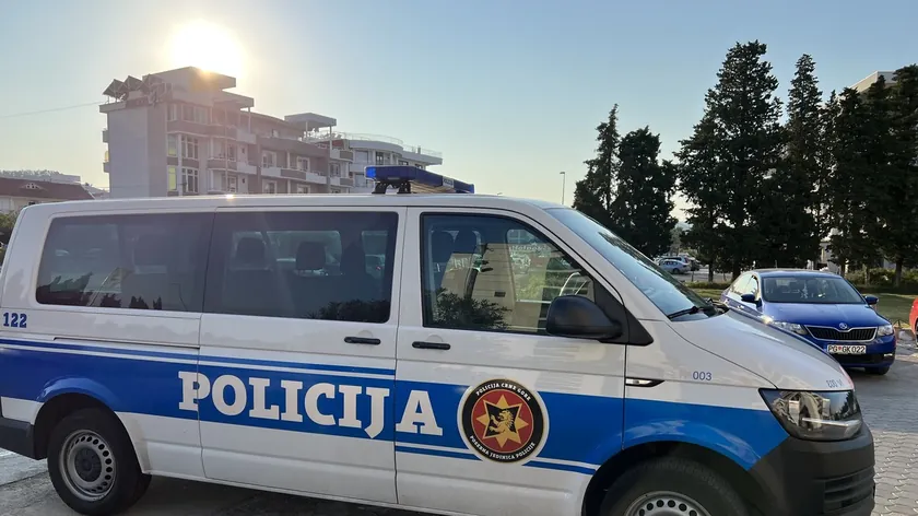 Bijelo Polje'de Bir Adam Komşusunu Vurdu