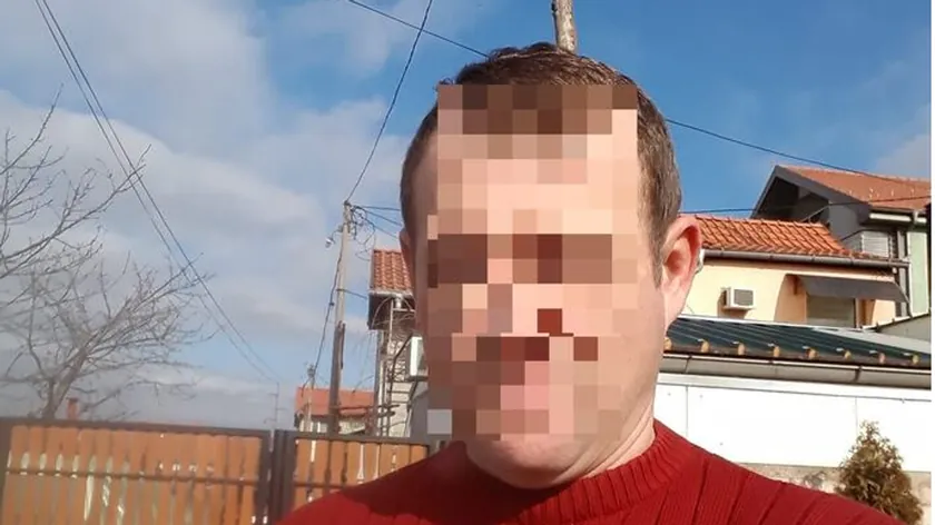 Sırbistan'da bir adam babasını öldürdü ve polisle teslim oldu.