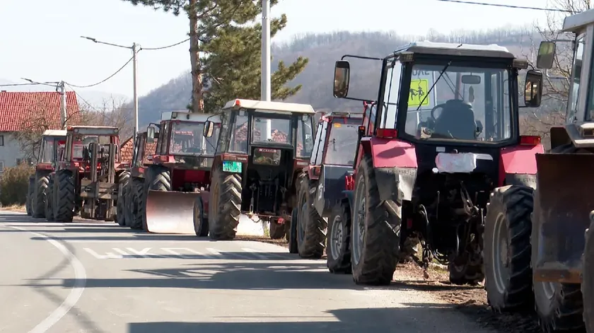Sırbistan'da çiftçilerin yol blokajları sona erdi, Kraljevo yakınlarında son engelleme kaldırıldı