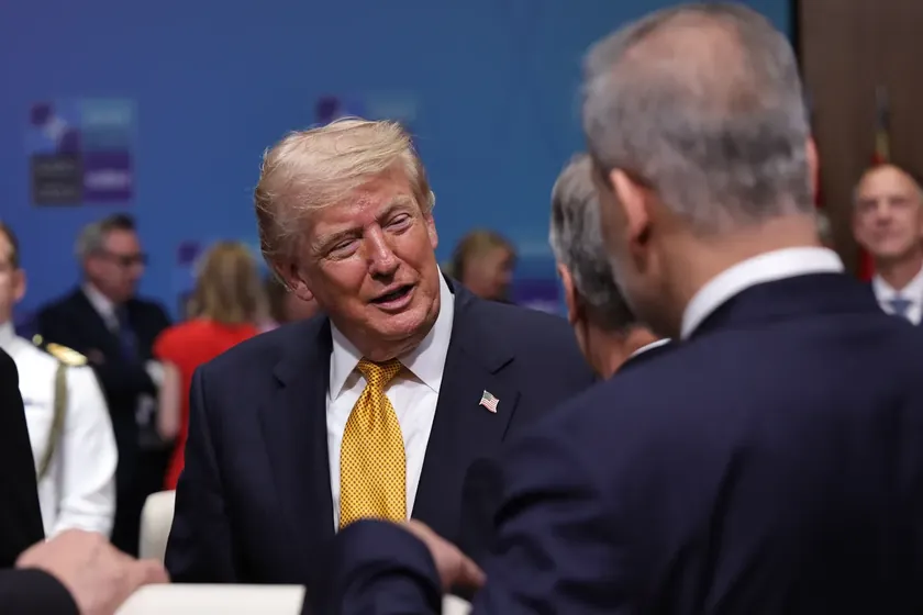 ABD Başkanı Trump'ın NATO Zirvesindeki Tartışmalı İddiaları ve Gafları Gündem Oldu