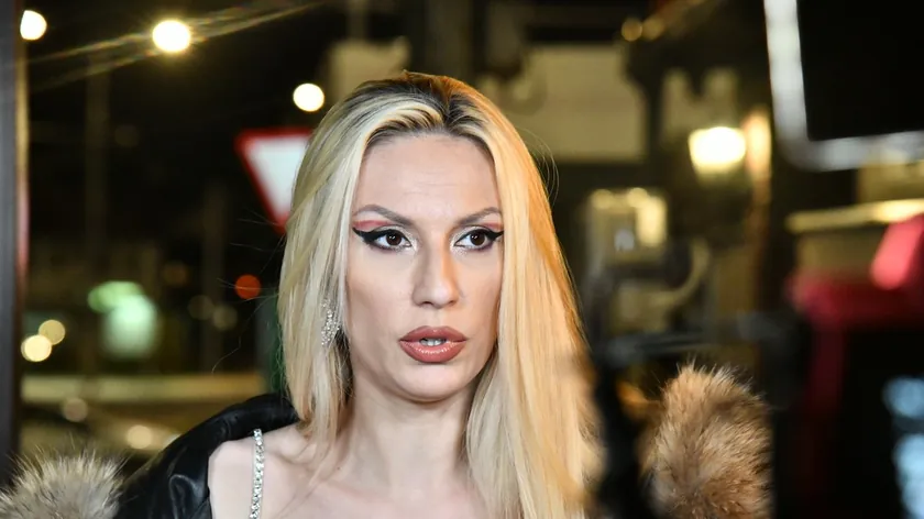 Rada Manojlović, Karadağ'da sahne almamasının sebeyle ilgili açıklamalar yaptı.