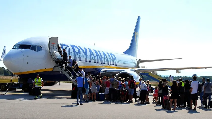 Berlin Brandenburg Havalimanı Bu Akşam 45 Dakika Süreyle Kapatıldı