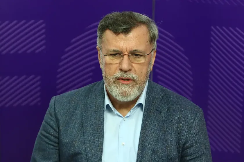 Sırbistan'da Veran Matić'e Ölüm Tehdidi: Brnabić'in Medya Toplantısı Talebiyle Çelişiyor