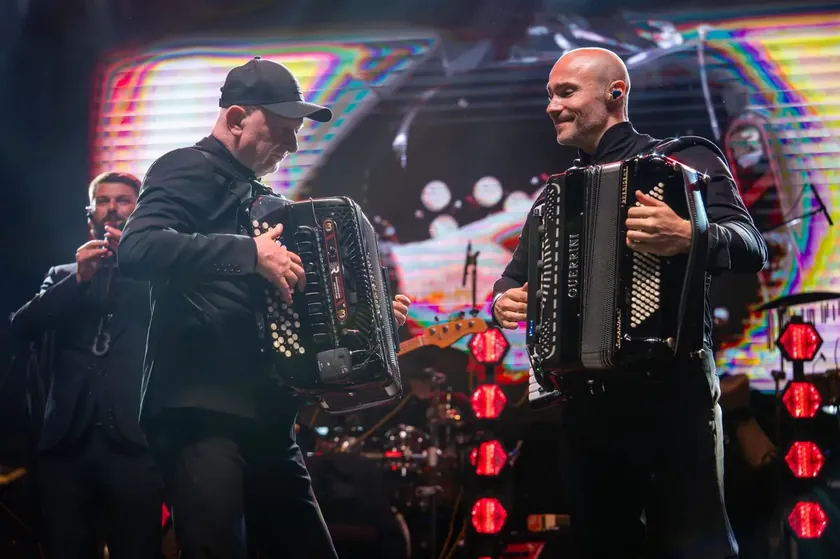 Kraljevo'da ünlü müzisyen Aleksandar Sofronijević bir müzik gösterisi düzenledi.