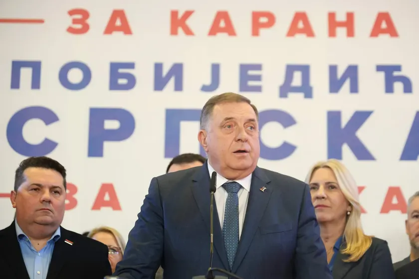 Sırp Cumhuriyeti lideri Dodik, devlet malı yasası dayatılırsa bağımsızlık ilan edeceklerini kaydetti
