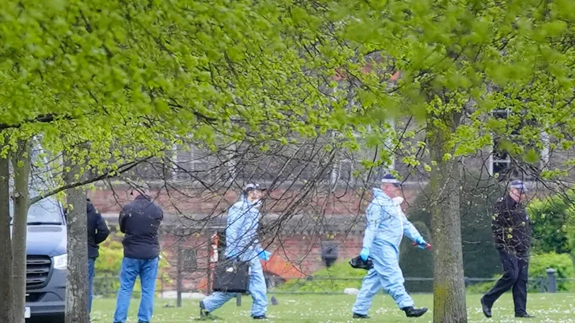 Londra'da Park Kapatıldı: İsrail Büyükelçiliği'ne Radyoaktif Dron İddiası Soruşturuluyor