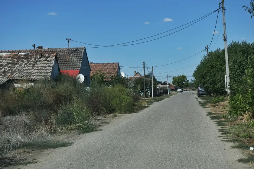 Sırbistan'da bir adam, oğlu tarafından fiziksel saldırıya uğrayıp yakıldıktan sonra hayatını kaybetti.