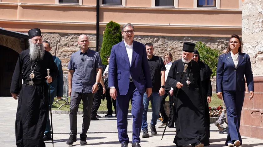Sırbistan Cumhurbaşkanı Vučić Ravanica Manastırı'nı Ziyaret Ederek Tarihi Öneme Vurgu Yaptı