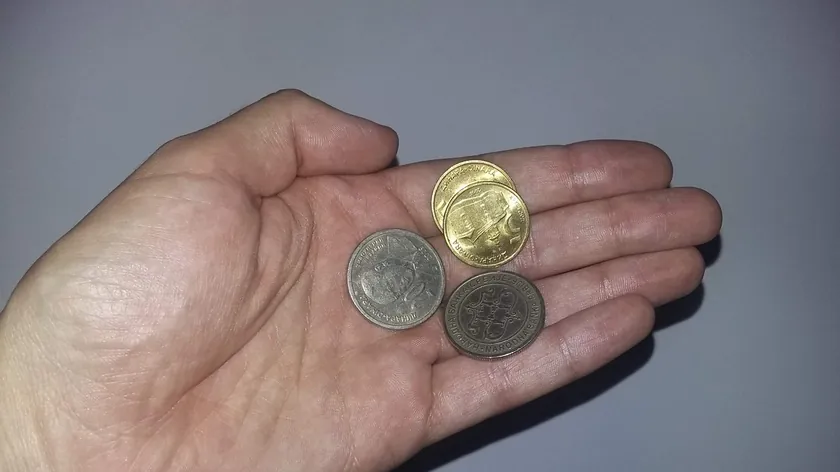 Sırp kadını iki euro kusurunda Tayland para birimi buldu