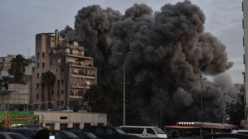 İran, İsrail ve ABD Arasındaki Savaşta Ateşkes Çabaları Sürerken Gerilim Yükseliyor.