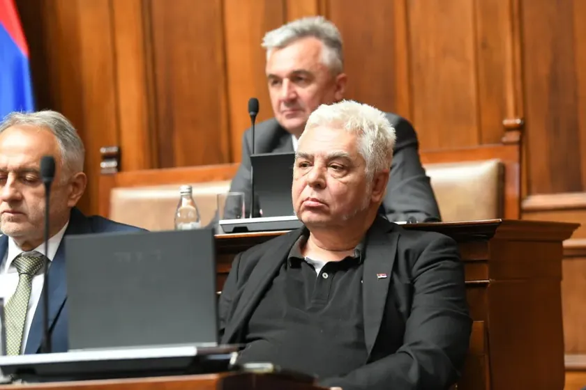 Sırpistan İçişleri Bakanı Boris Bratine'nin Alpac Capital sahibi Pedro Var ile olan açık yazısı, N1 ve Nova medyalarına yönelik kabul edilemez bir siyasi baskı olarak nitelendirildi.