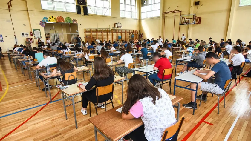 Sırbistan'da 8. Sınıf Öğrencileri İçin Küçük Mezuniyet ve Lise Kayıt Takvimi Açıklandı