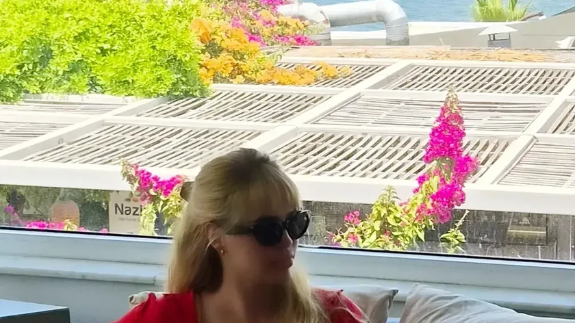 Jasna Milenković'in kızı Jami, Türkiye'de tatilde.