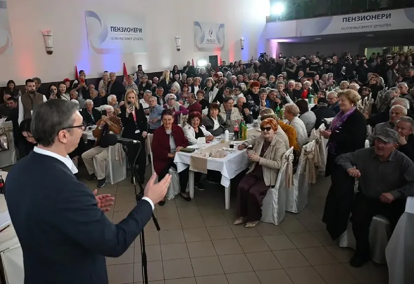 Sırbistan Cumhurbaşkanı Aleksandar Vučić tekrar pensiyonculara mektup gönderdi.