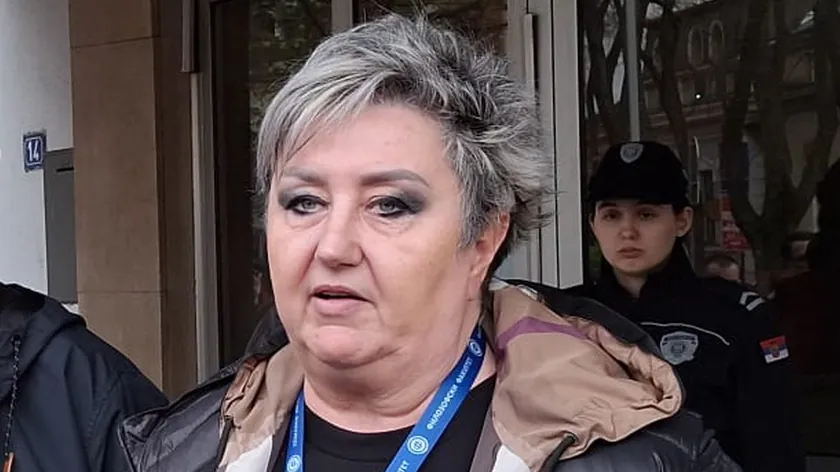 Sırbistan Niš'te dekanı yaralayan kadına hapis yerine psikiyatri tedavisi kararı verildi