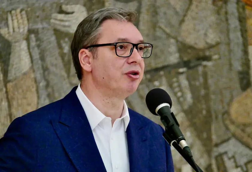 Sırbistan'da Cumhurbaşkanı Vučić'e sosyal medyadan ölüm tehdidiyle tutuklama