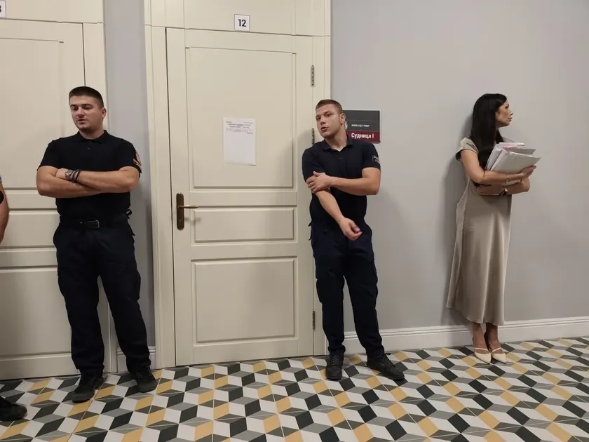 Sırbistan eski NiÅ¡ belediye başkanı Dragana Sotirovski'nin mahkemede duruşması ertelenmiş.