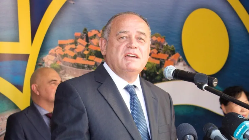 Eski Karadağ Tarım Bakanı altı aylık ev hapsine çarptırıldı.