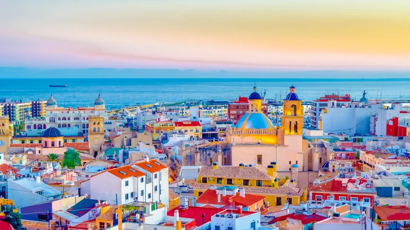 İspanya'nın Kanarya Adaları 2026 Yaz Sezonunda Hava Trafiği Kapasitesinde Düşüş Yaşayacak