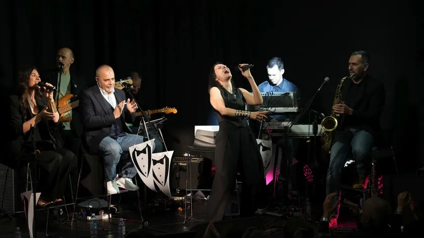 Sırbistan'da Ünlü Oyuncu Nikola Kojo ve Mozzart Vakfı İyilik İçin Müzikal Sahneledi