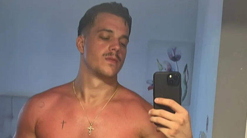 Pavle Mensur'un yeni imajı dikkat çekti.
