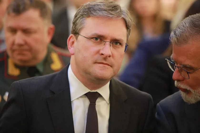 Sırbistan'da Skupštin’de Liseli Tartışmaları Sürüyor