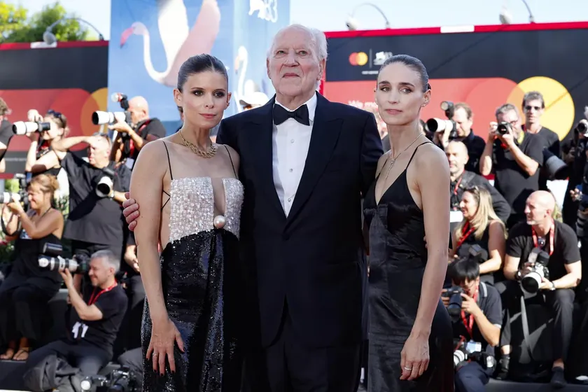 Sırp yönetmen Werner Herzog'un yeni filmi "Bucking Fastard" Vençiy festivalinde büyük alkış aldı.