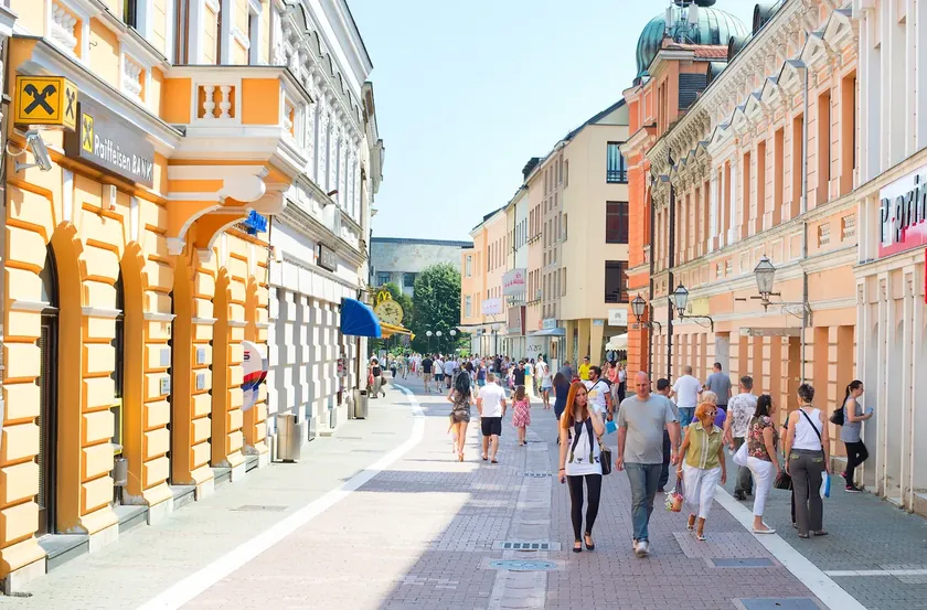 Knez Lazar anıtı dört ton ağırlığında ve altı metre yüksekliğinde Banja Luka'ya geliyor.