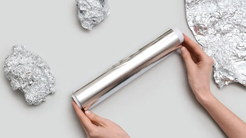 Aluminijum Foliyasını Evlerin Önüne Yerleştirmek Trend Oluyor