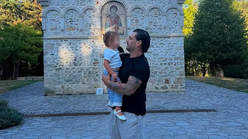 Darko Lazić ailesiyle kilisede, sosyal medyada fotoğraflar fırtınasına neden oldu.