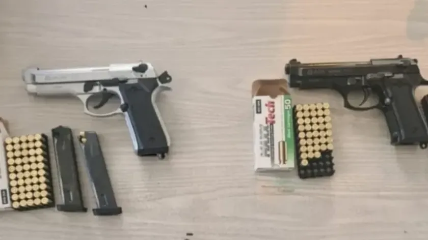 Sırbistan'da gran sınırında iki Karadağlı yakalandı Silahlar ve mermiler Sırbistan'a kaçırmaya çalışıyorlardı (foto)