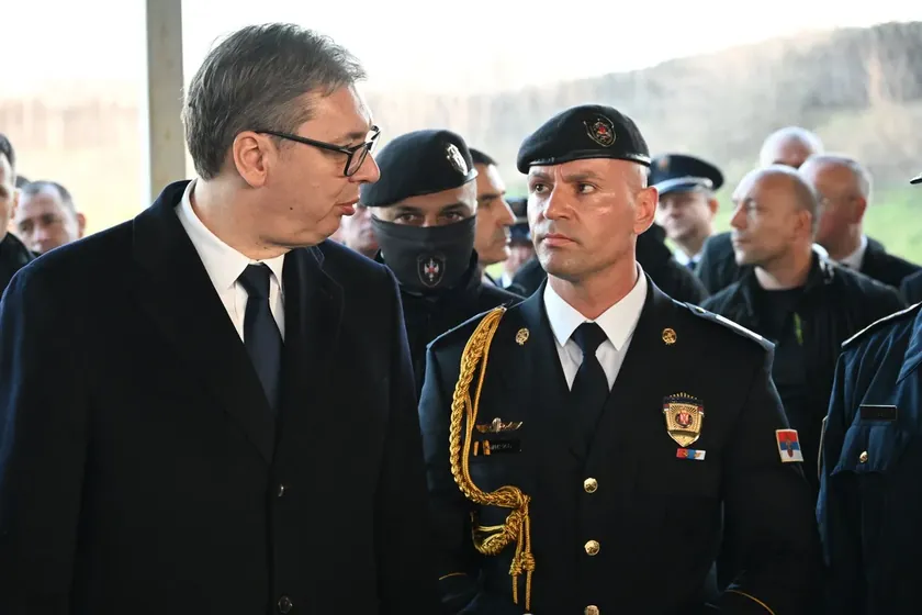 SAJ'de yeni komutan Igor Žmirić, adayların yeterlilik şartlarını karşılamadığını belirtiyor