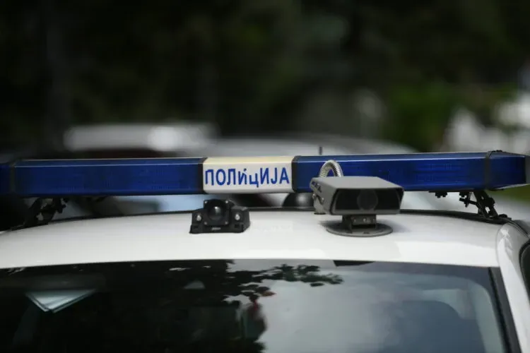 Novosadski bir adam, "G sınıfı" olarak nitelendirilen kişiler tarafından saldırıya uğradı ve ağır bedensel yaralanmalarla hastaneye kaldırıldı Polis, Novom Sad'da kaçırma girişiminin olası motivasyonunu ortaya koydu.