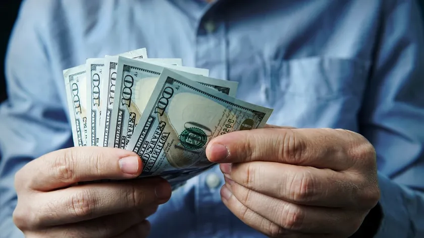 Küresel Piyasa Belirsizliğinde Dört Uzmandan 10.000 Dolar Yatırım Tavsiyeleri