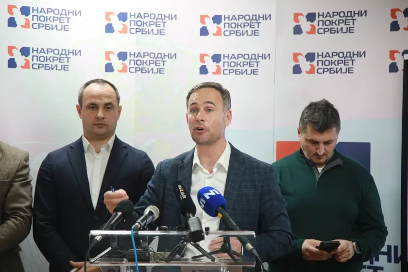 Sırbistan'da Aleksić: Polis partimize baskın yaptı, oy hakkı ihlali suçlaması saçmalık.