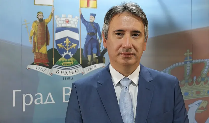 Vranje Belediye Başkanı'nın kutlamasında havai fişek yangını su baskınına neden oldu