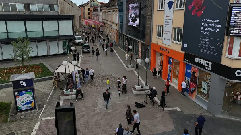 Banja Luka'da Trump ve Putin'in Yan Yana Kafeleri Sosyal Medyada Gündem Oldu