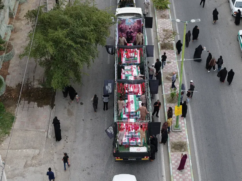 İran Minab'da İlkokula Roket Saldırısı: Onlarca Kız Öğrenci Hayatını Kaybetti