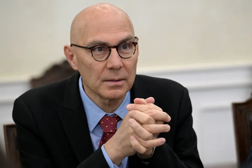 Sırbistan'da sivil alan kısıtlaması insan hakları komiserini endişelendirdi