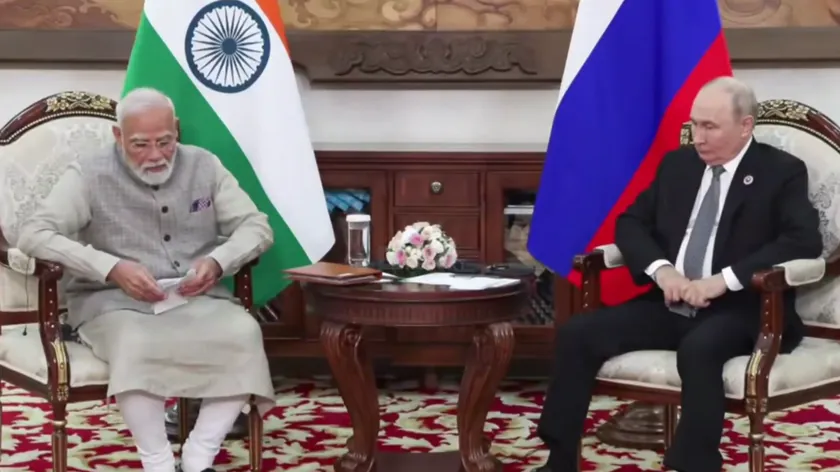 Putin gleda u pod vey Modi'nin uyarısına