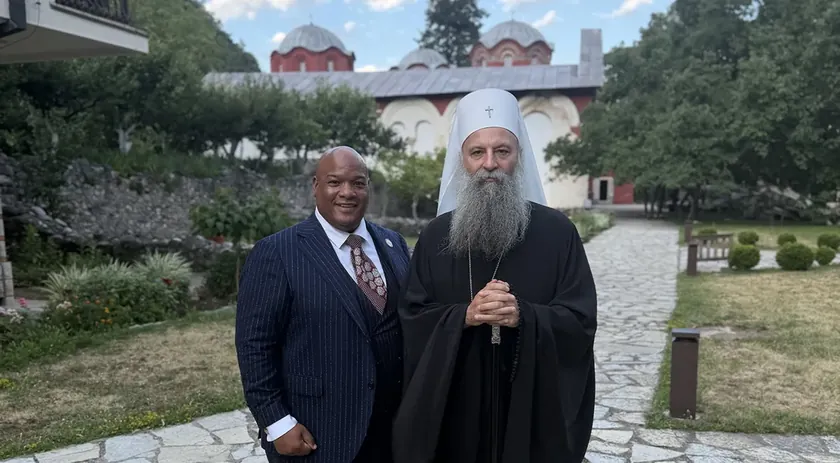 Patrijarh Porfirije veyvarant bir pastorla Kosova'da manastırlara ziyaret etti.