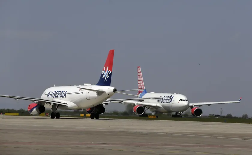 Sırbistan vatandaşı 250 kişi Air Serbia'nın ilk tahliye uçuşuyla Belgrad'a döndü