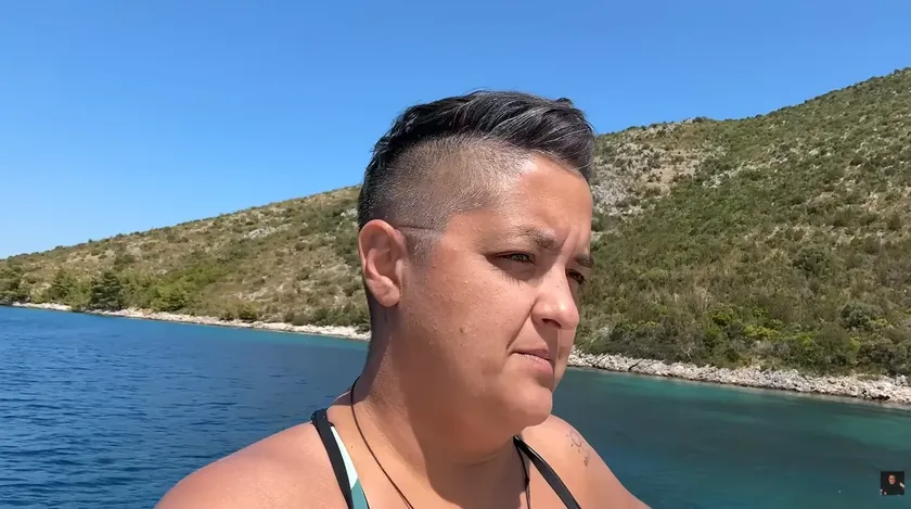Marija Šerifović ailesiyle birlikte teknede macera yaşıyor.