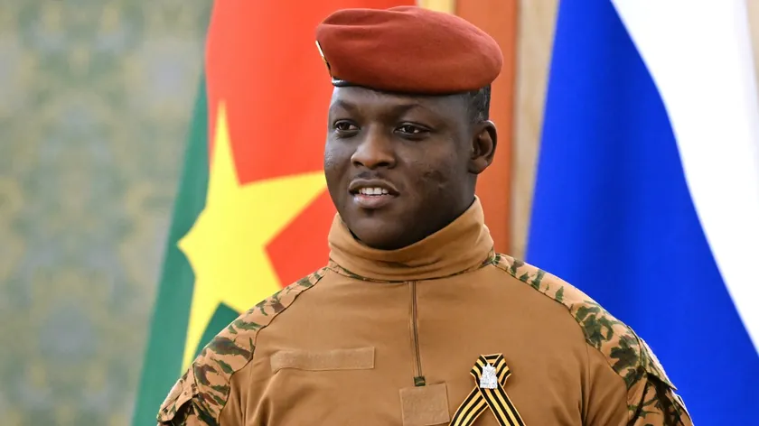 Burkina Faso askeri lideri demokrasiyi unutmak gerektiğini ve öldürdüğünü belirtti