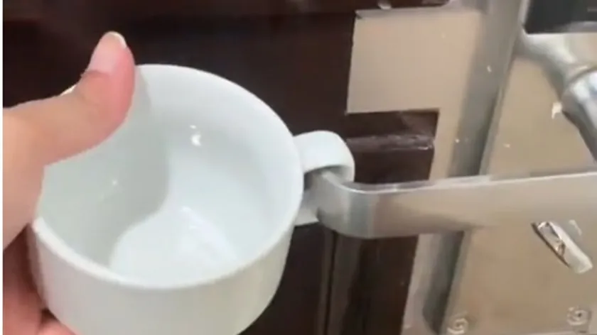 Sırbistan'da insanlar artık daha sık kaplarına bir fincan asıyor ve bunun için mükemmel bir sebebi var.