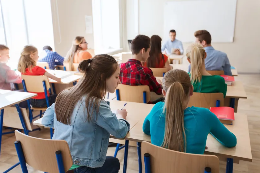 Eğitim Bakanı Dejan Vuk Stanković'tan Düşük Süreli Ders Saati Önerisi