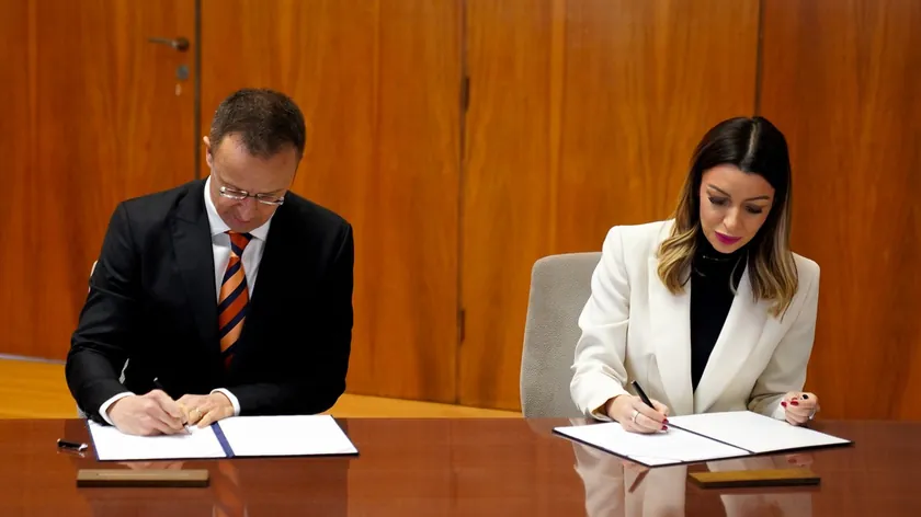 Sırbistan ve Macaristan tır şoförleri için kolaylıkları görüşüyor, yeni sınır kapısı yolda.