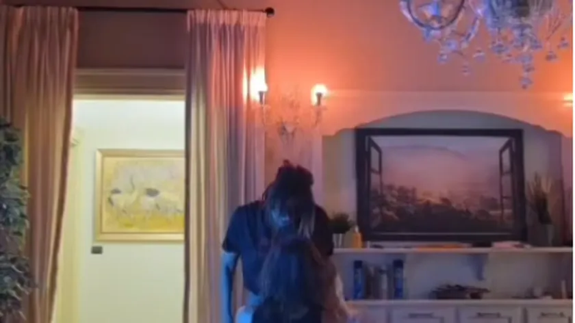 Besteci Goran Rale, Şarkıcı Ana Nikolić'e İç Çamaşırlarıyla Evlenme Teklif Etti