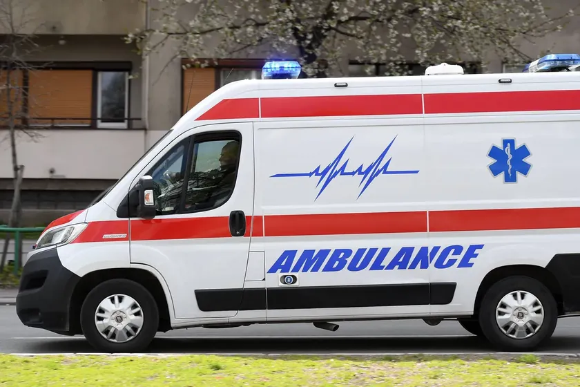 Sırbistan'da bir ambulans yolunda bebe doğumu gerçekleşti